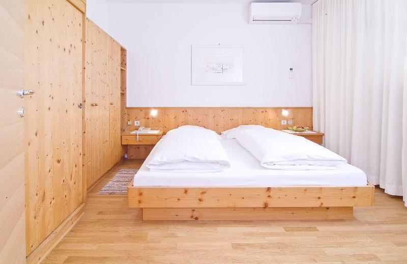 Bio Hotel Kaufmann Ora / Auer Bagian luar foto