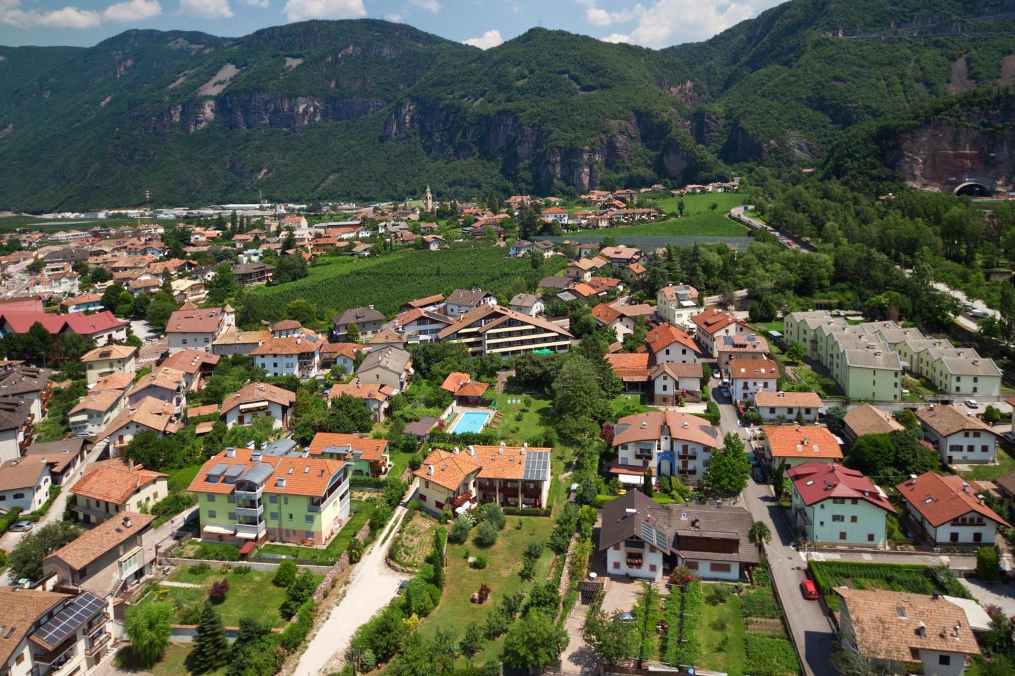Bio Hotel Kaufmann Ora / Auer Bagian luar foto